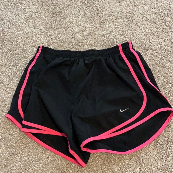 Nike Shorts size M - Picture 1 of 1